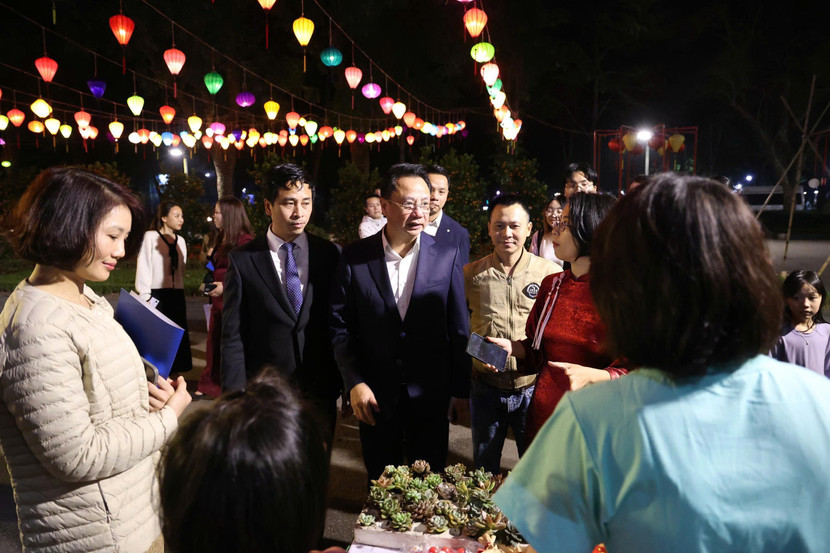 "Không gian Tết Việt 2026": Điểm hẹn văn hóa Tết giữa lòng Hà Nội- Ảnh 3.