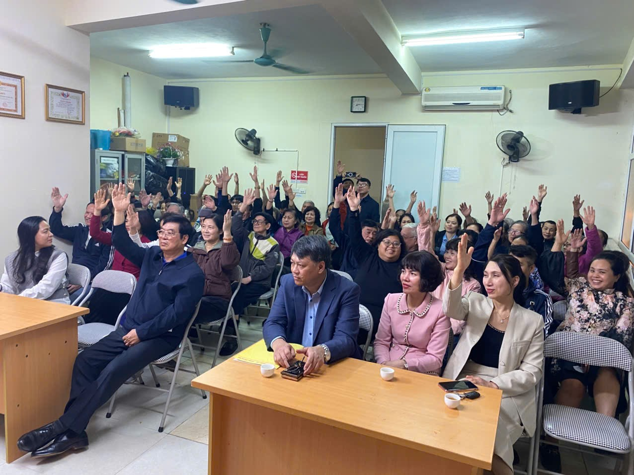 Cử tri nơi cư trú nhất trí giới thiệu ông Nguyễn Minh Tiến ứng cử đại biểu Hội đồng nhân dân phường Phương Liệt- Ảnh 3.