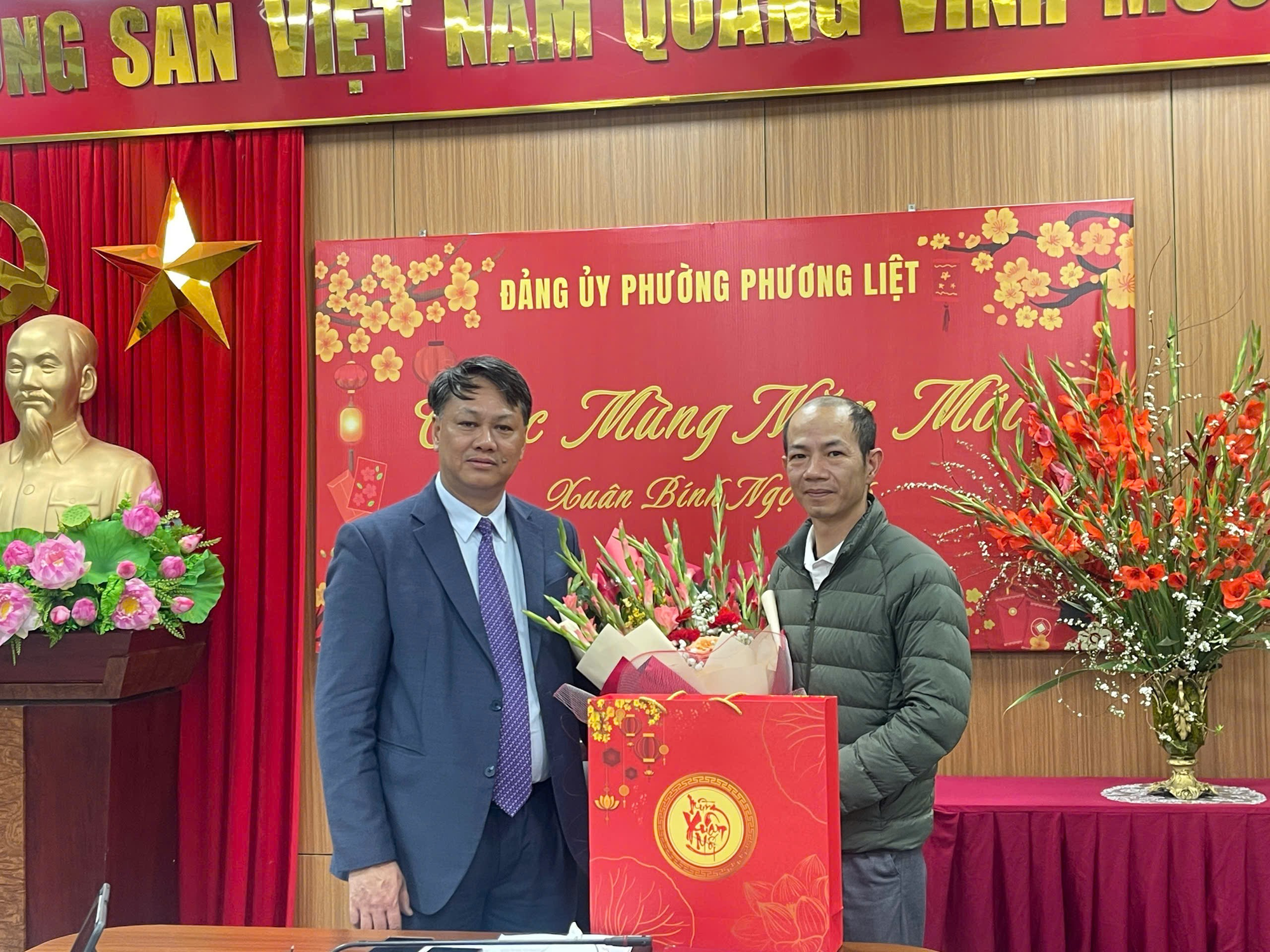 Phường Phương Liệt công bố Quyết định về công tác cán bộ Ban Chỉ huy Quân sự- Ảnh 1.