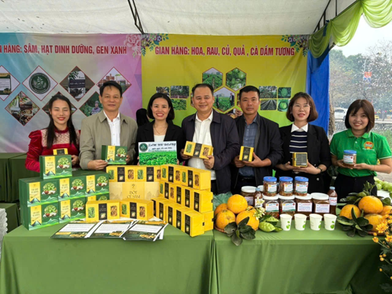 Hát Môn lan tỏa yêu thương với chương trình “Tết nhân ái – Gắn kết yêu thương” Xuân Bính Ngọ 2026- Ảnh 5.