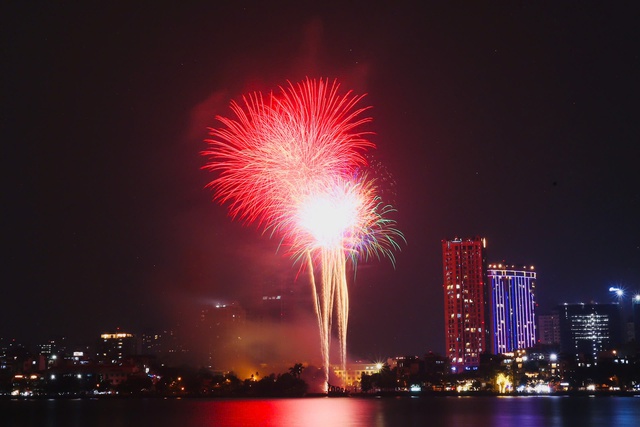 Hà Nội bắn 33 điểm bắn pháo hoa đón Tết Nguyên đán Bính Ngọ 2026- Ảnh 1.
