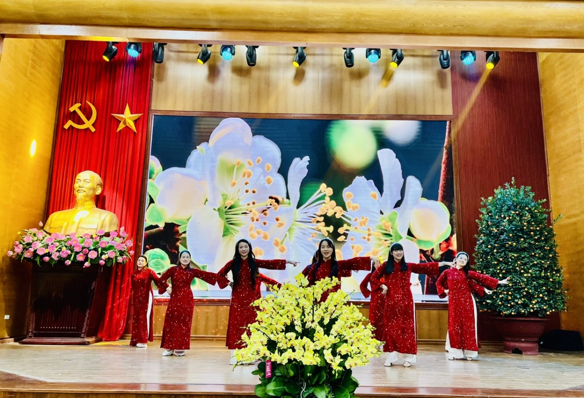 Công đoàn phường Tây Hồ chăm lo Tết cho người lao động, phát động phong trào thi đua đổi mới sáng tạo năm 2026- Ảnh 6.