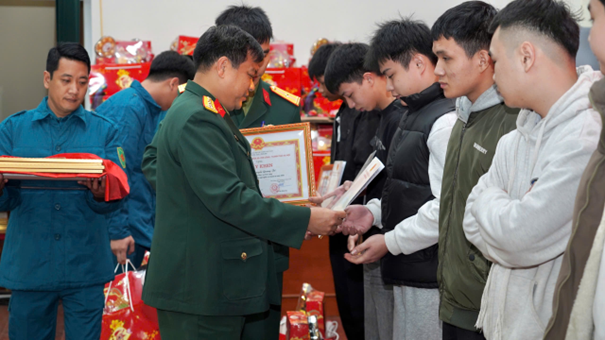 YÊN LÃNG: TỔ CHỨC HỘI NGHỊ TRAO QUYẾT ĐỊNH GỌI CÔNG DÂN NHẬP NGŨ VÀ CHƯƠNG TRÌNH “TẾT THẮM TÌNH QUÂN DÂN” NĂM 2026- Ảnh 14.