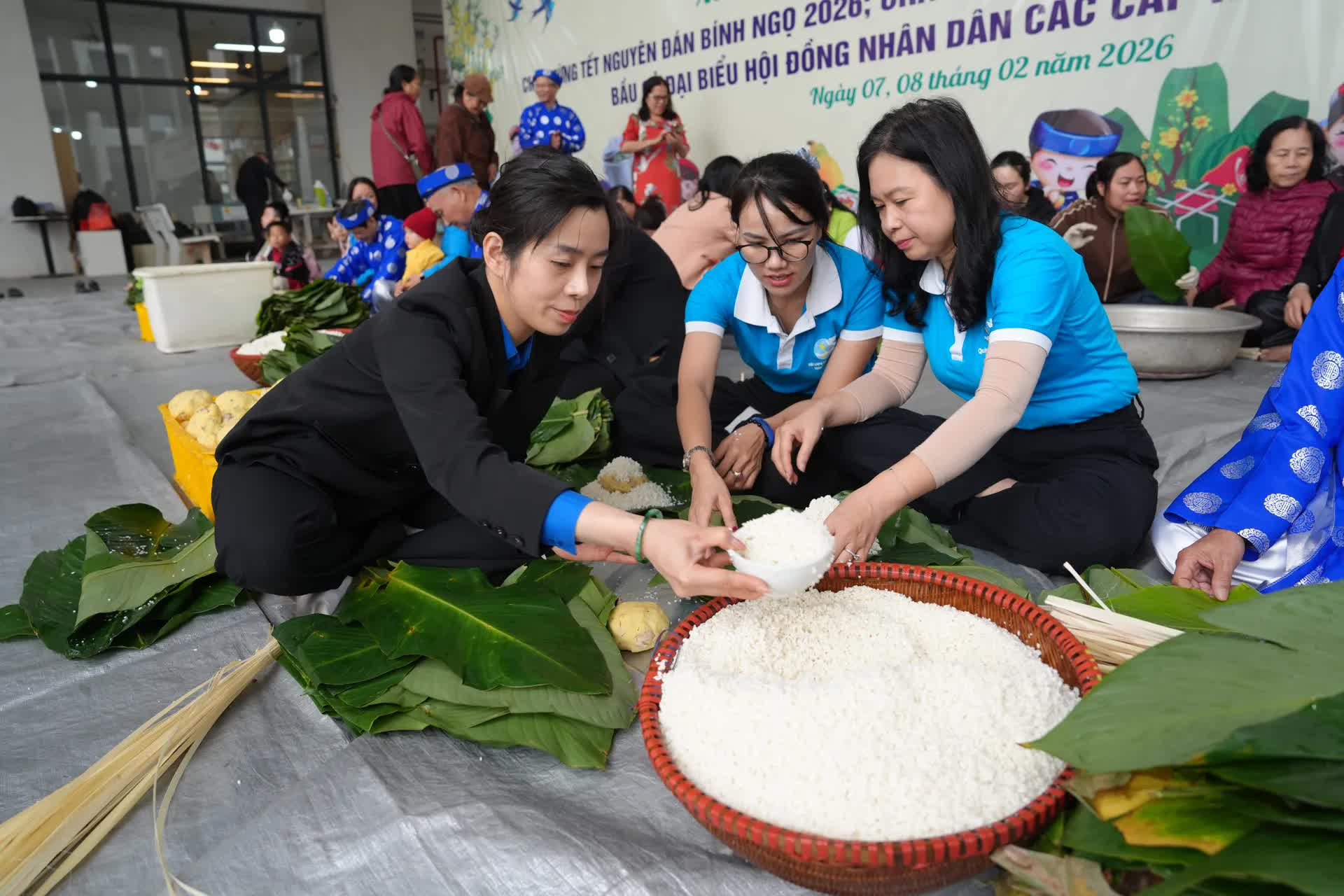 Chào mừng Tết Nguyên đán Bính Ngọ 2026: Phường Yên Sở tổ chức chương trình gói bánh trưng 1.000 bánh chưng “Xuân đoàn kết – Tết đong đầy”  trao tặng hộ khó khăn- Ảnh 2.