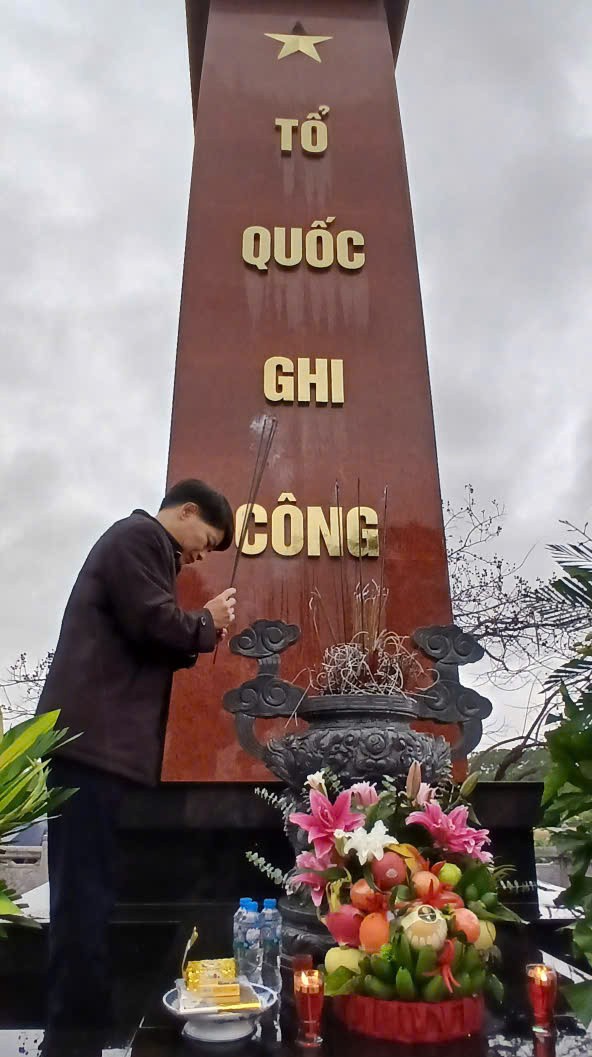 Lãnh đạo xã Nội Bài dâng hương tại Nghĩa trang Liệt sỹ nhân dịp Tết Nguyên đán Bính Ngọ 2026- Ảnh 28.