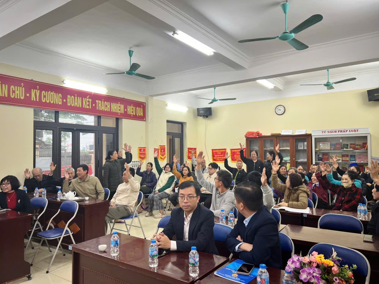 Hoàn thành lấy ý kiến cử tri nơi cư trú tại xã Gia Lâm- Ảnh 3.