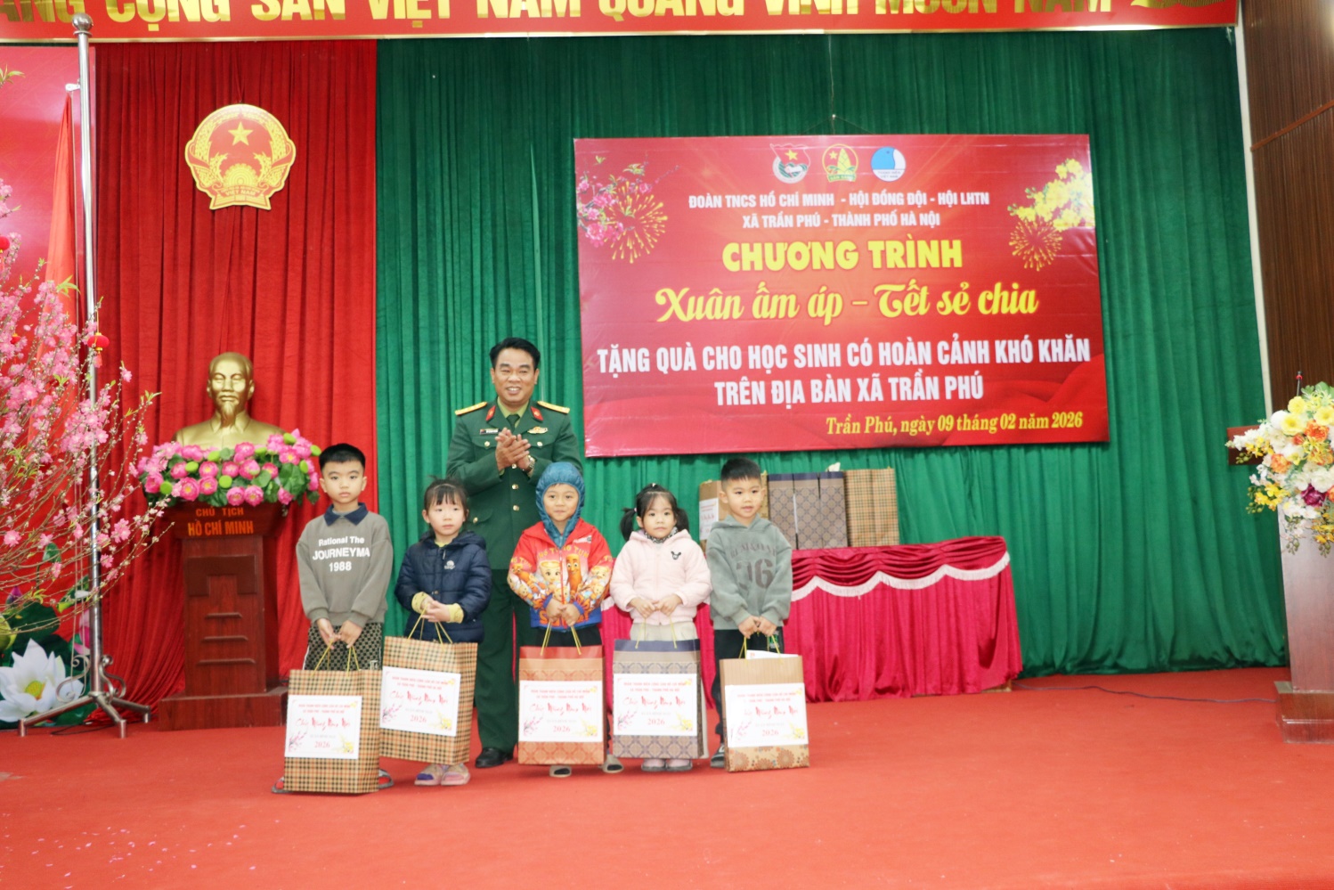 Đoàn Thanh niên – Hội Đồng đội – Hội Liên hiệp Thanh niên xã Trần Phú  tổ chức chương trình  “XUÂN ẤM ÁP – TẾT SẺ CHIA” năm 2026- Ảnh 6.