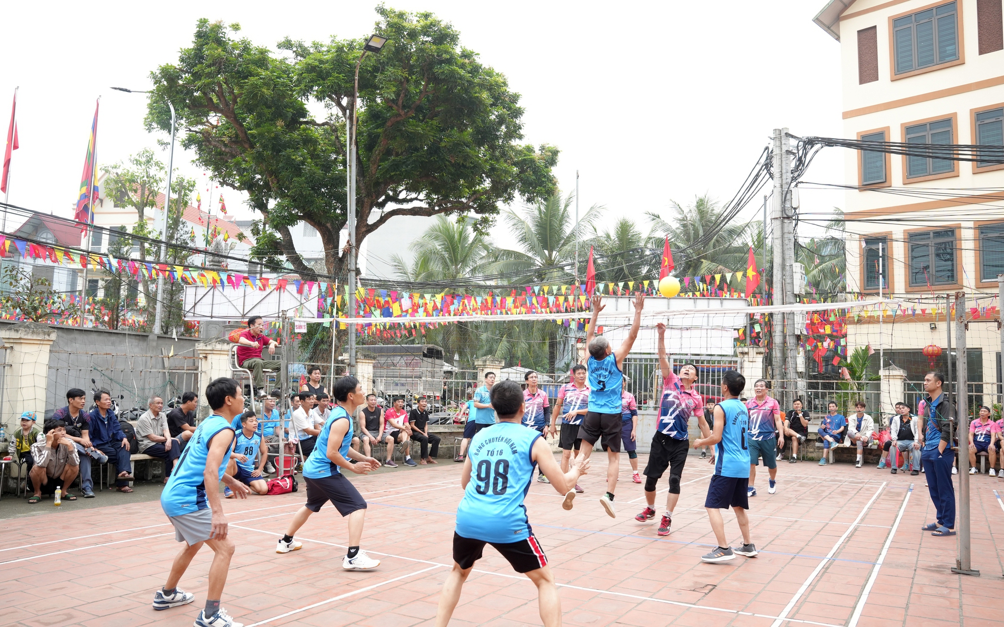Yên Nghĩa tổ chức thành công Giải bóng chuyền hơi Mừng Xuân Bính Ngọ 2026; chào mừng cuộc Bầu cử đại biểu Quốc hội khóa XVI và HĐND các cấp nhiệm kỳ 2026 – 2031
