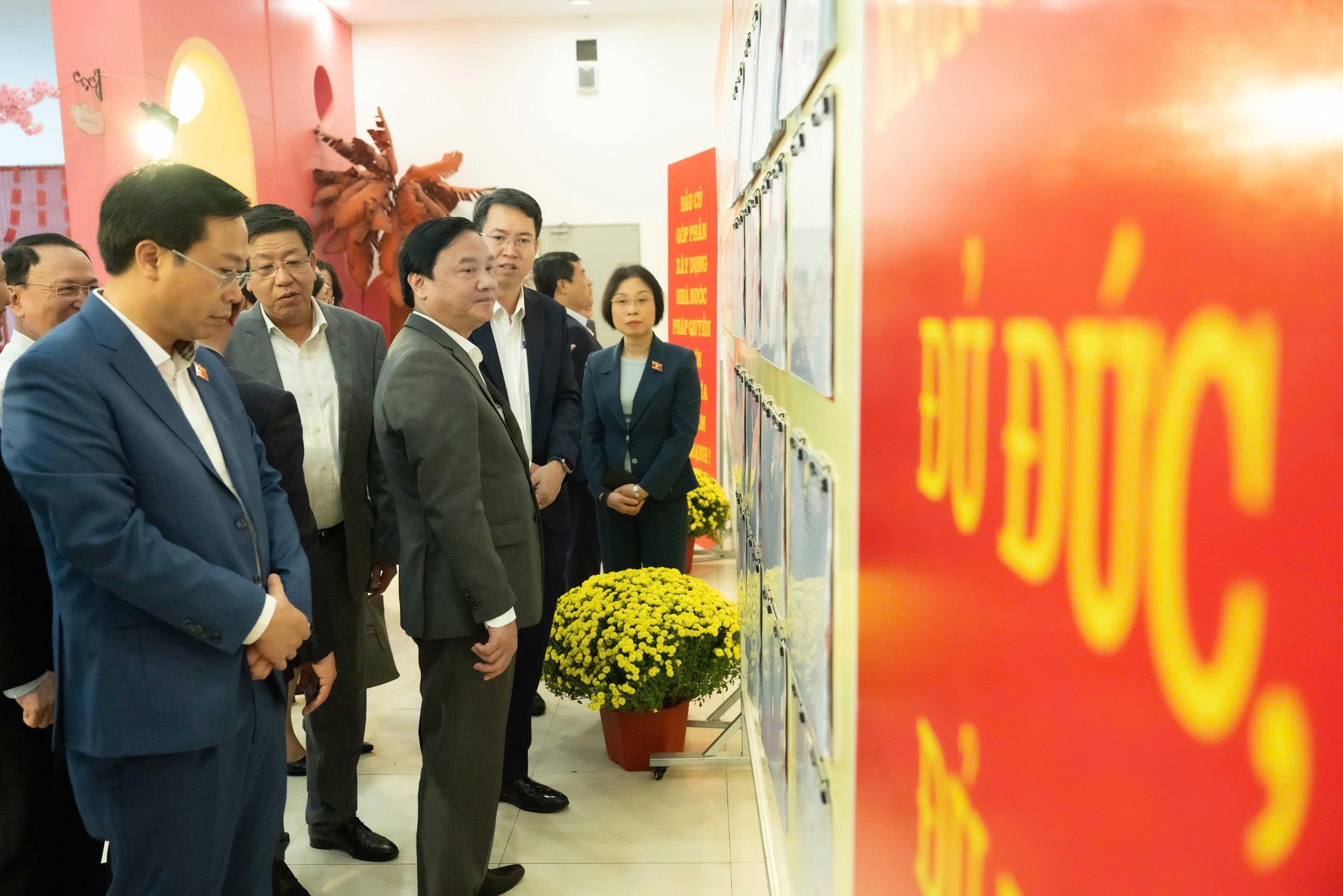 Phó Chủ tịch Quốc hội Nguyễn Khắc Định giám sát, kiểm tra công tác chuẩn bị bầu cử tại TP. Hà Nội- Ảnh 5.