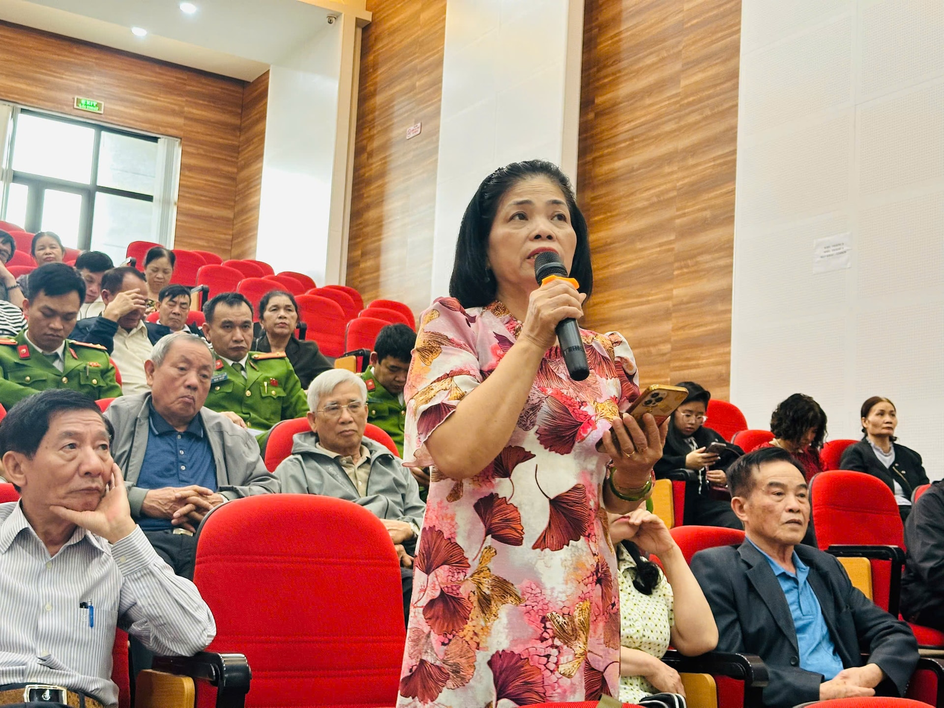 Cử tri Đống Đa tin tưởng tinh thần "gần dân, vì dân" của các ứng cử viên- Ảnh 2.