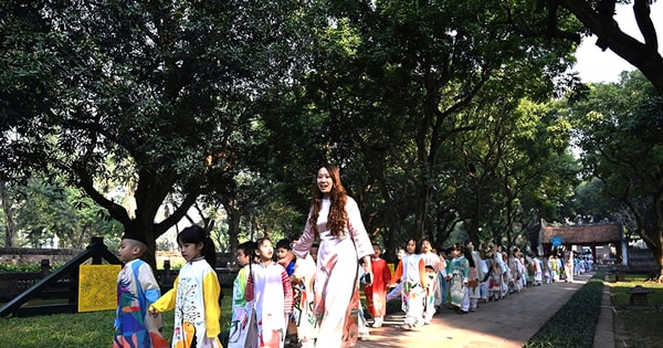 Đưa Nghị quyết Đại hội XIV của Đảng vào cuộc sống:Phát triển con người, văn hóa thực sự trở thành nền tảng tinh thần