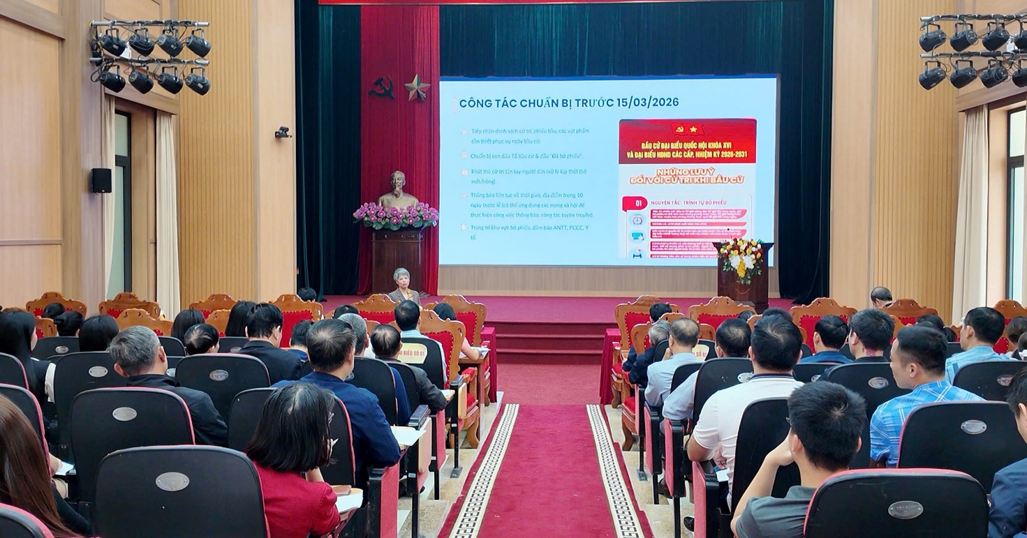 A group of people sitting in chairs in front of a screen  AI-generated content may be incorrect.