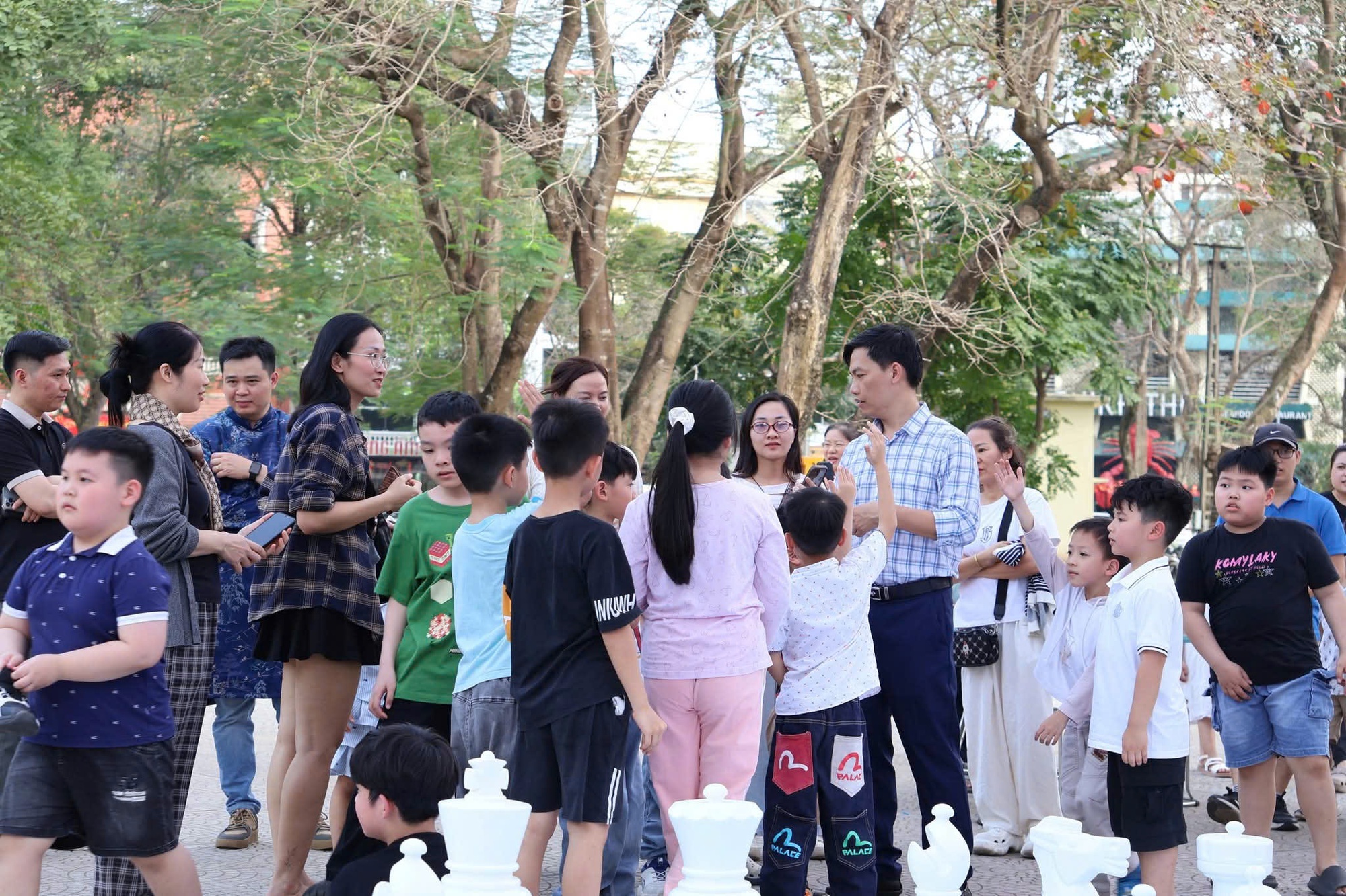 Rộn ràng sắc Xuân – Sôi nổi chuỗi hoạt động văn hóa, thể thao chào mừng Ngày bầu cử tại phường Hai Bà Trưng- Ảnh 4.