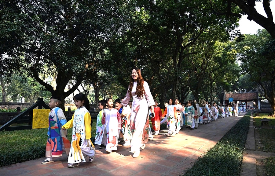 Đưa Nghị quyết Đại hội XIV của Đảng vào cuộc sống:Phát triển con người, văn hóa thực sự trở thành nền tảng tinh thần- Ảnh 1.