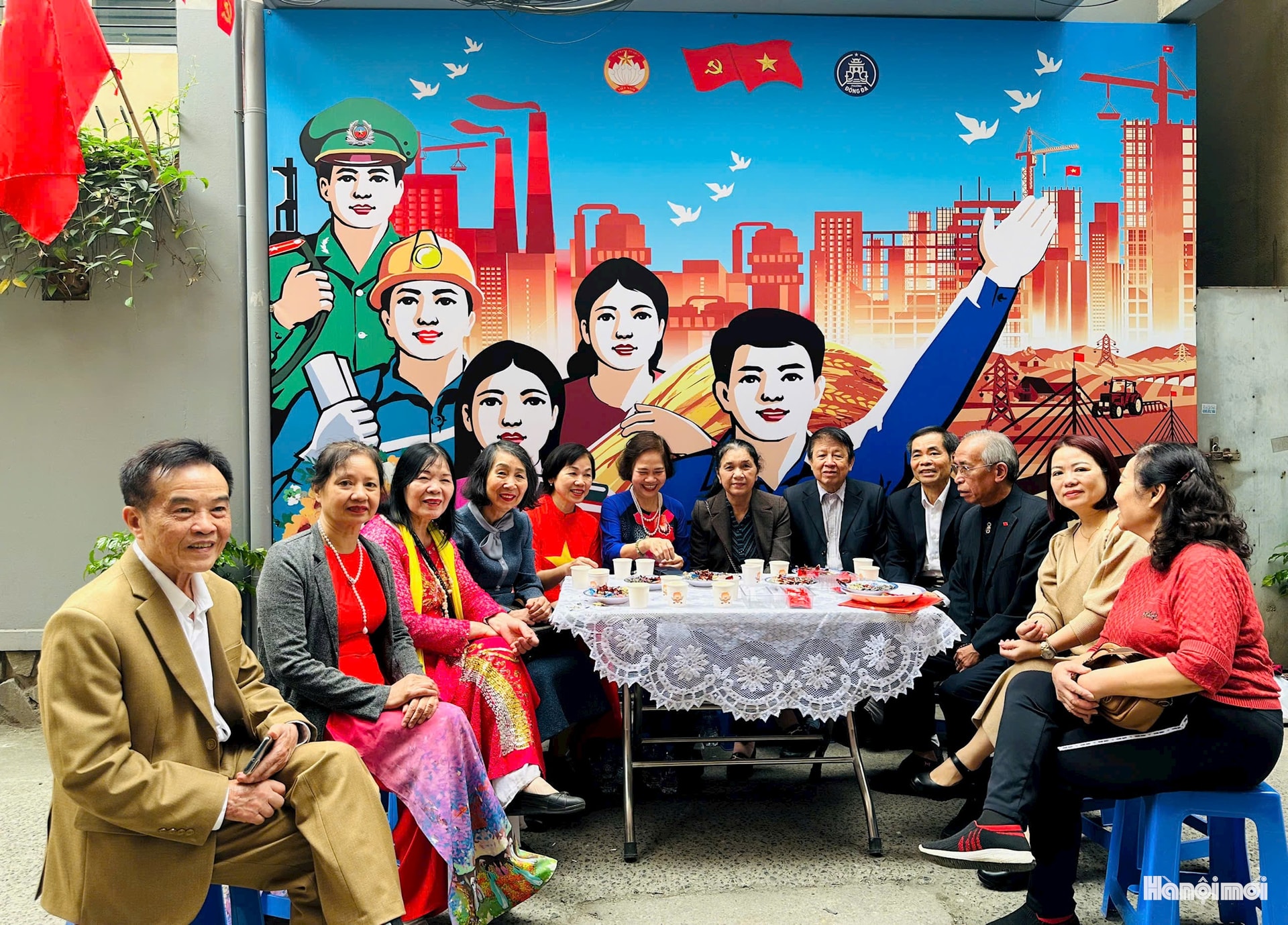 Nhân lên những "Ngõ phố hạnh phúc" chào mừng ngày hội bầu cử- Ảnh 6.