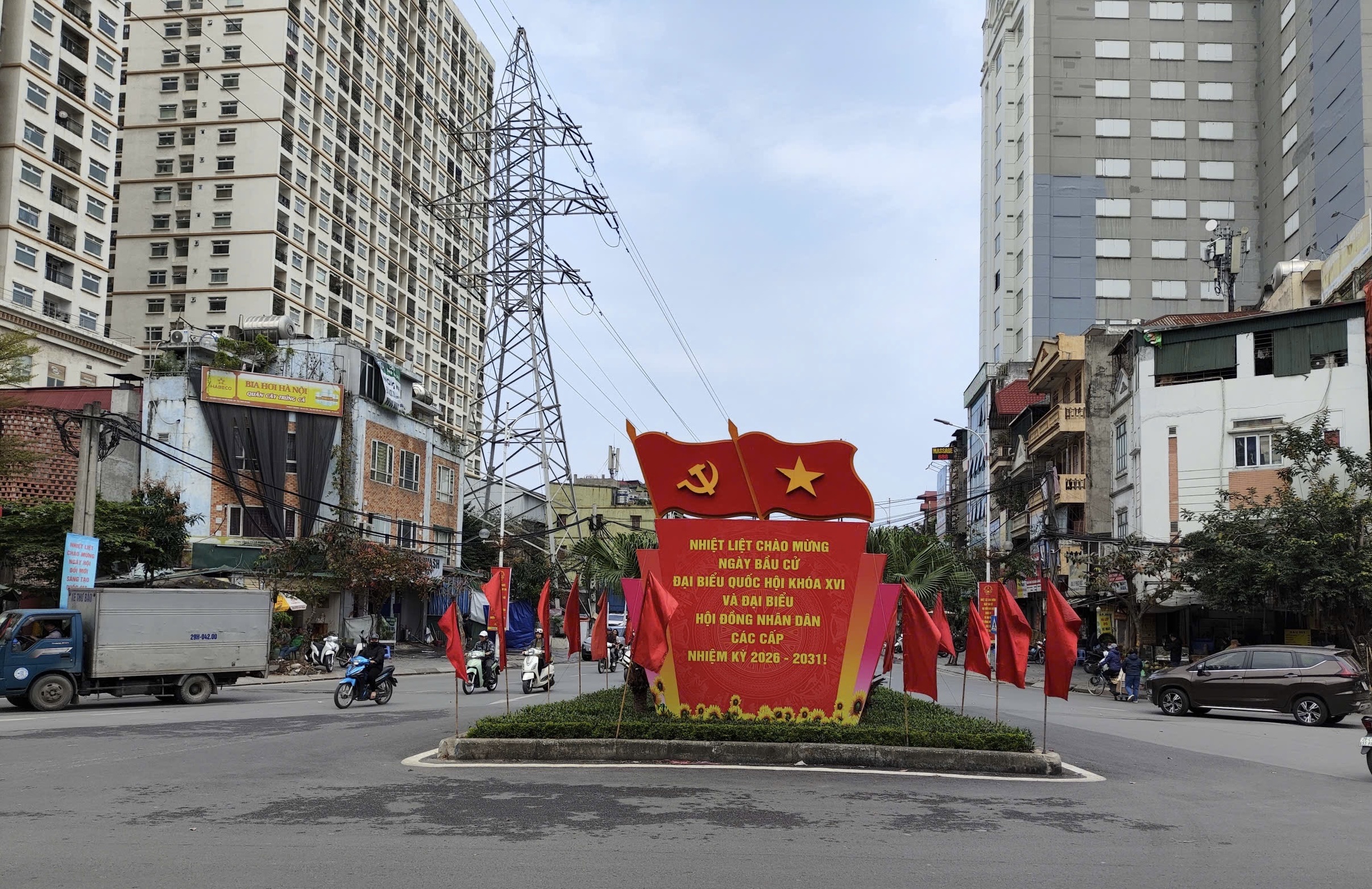 CÔNG TÁC TRANG TRÍ, TUYÊN TRUYỀN, CỔ ĐỘNG TRỰC QUAN TRÊN ĐỊA BÀN PHƯỜNG VĨNH TUY TRƯỚC NGÀY HỘI LỚN
- Ảnh 1.