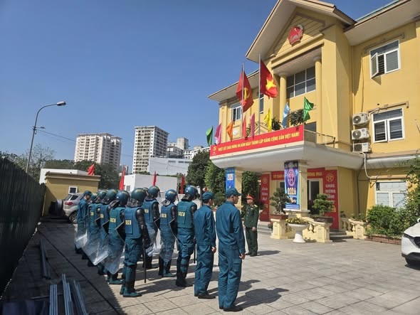 Ban chỉ huy Quân sự phường tổ chức tập huấn phương án bảo vệ bầu cử đại biểu Quốc hội khóa XVI và Đại biểu HĐND các cấp, nhiệm kỳ 2026-2031- Ảnh 2.