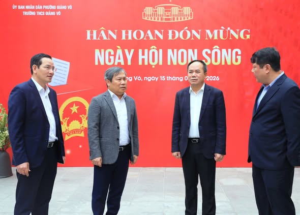 Chủ tịch UBND TP Hà Nội Vũ Đại Thắng kiểm tra công tác chuẩn bị bầu cử tại các phường: Ba Đình, Ngọc Hà, Giảng Võ.- Ảnh 3.