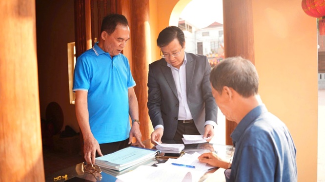 Đồng chí Nguyễn Thanh Bình-Bí thư Đảng uỷ, Chủ tịch HĐND xã kiểm tra công tác chuẩn bị tại các điểm bầu cử- Ảnh 6.