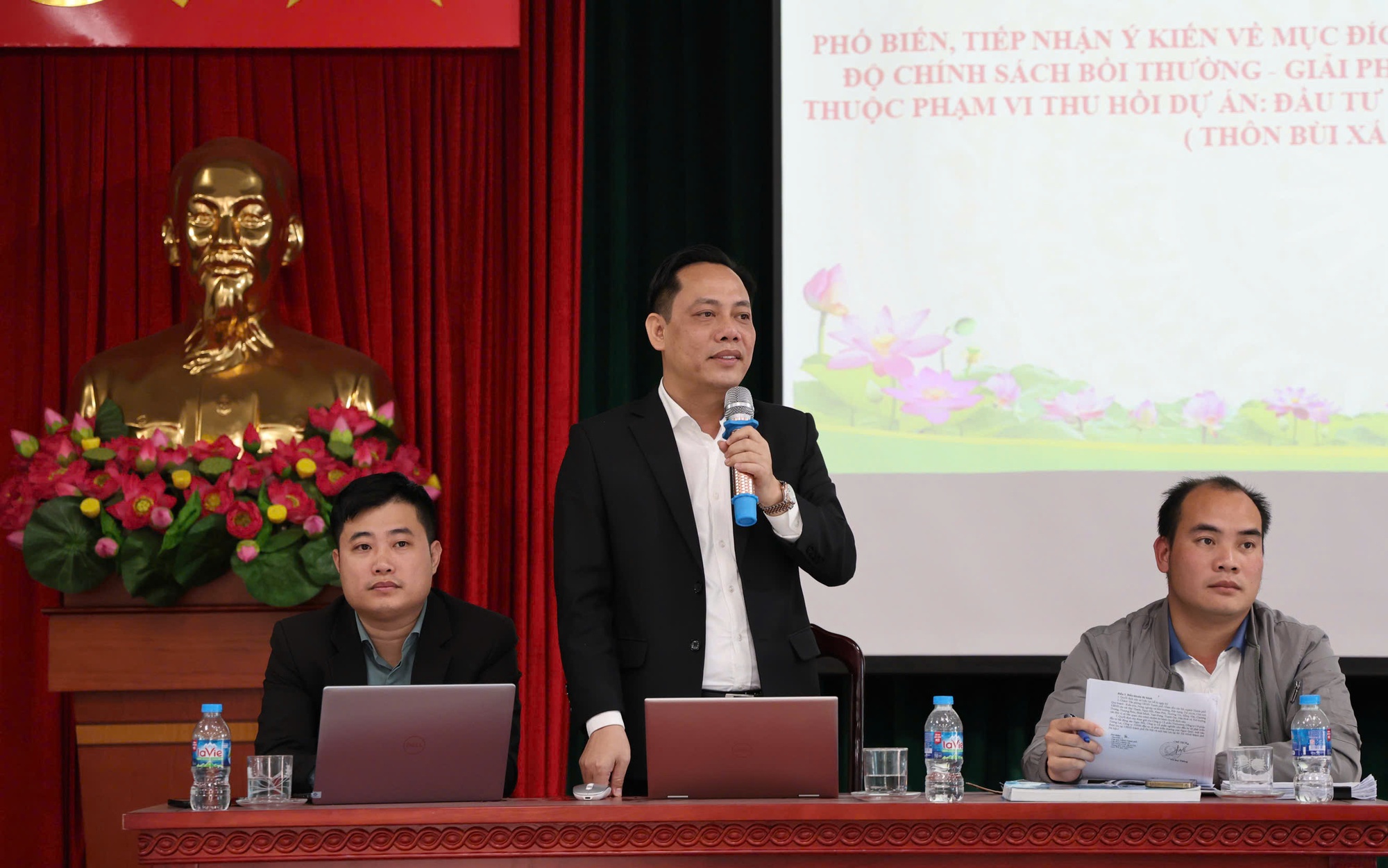 Xã Tam Hưng tổ chức hội nghị họp dân thôn Bùi Xá về công tác giải phóng mặt bằng Dự án Khu đô thị thể thao Olympic