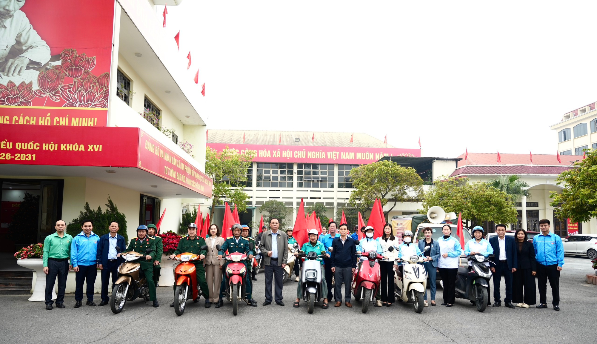 Tuyên truyền lưu động chào mừng Ngày bầu cử đại biểu Quốc hội khóa XVI và đại biểu HĐND các cấp nhiệm kỳ 2026 – 2031- Ảnh 1.