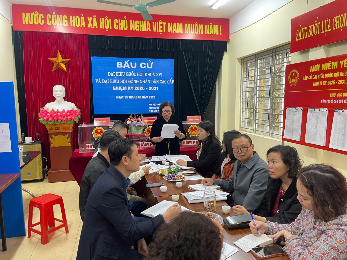 Ban bầu cử số 7 tổ chức kiểm tra đánh giá, rà soát công tác chuẩn bị bầu cử tại các khu vực bỏ phiếu số 28, 29, 30- Ảnh 1.