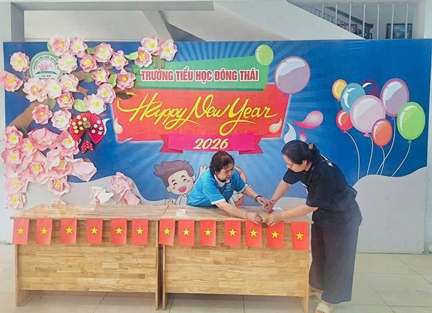 Hội Liên hiệp Phụ nữ phường Tây Hồ tích cực tham gia công tác chuẩn bị cho ngày bầu cử- Ảnh 7.