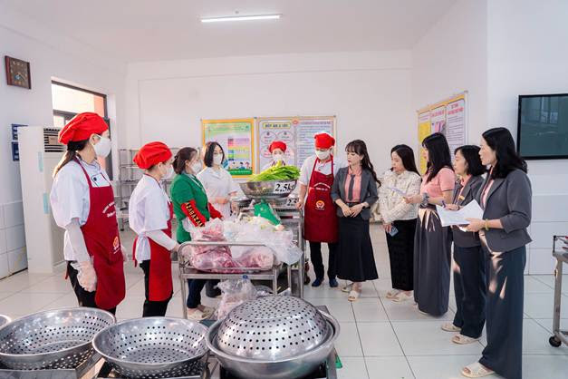 Hoạt động chuyên đề: Giáo dục dinh dưỡng kết hợp vận động nhằm phát triển thể chất cân đối cho trẻ- Ảnh 7.