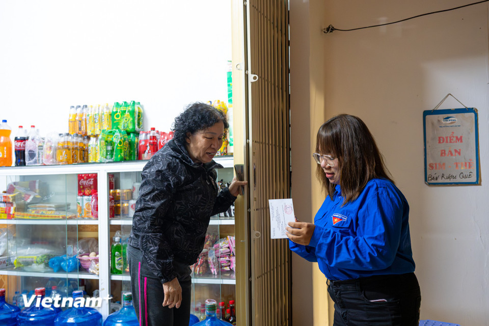 'Nước rút' chuẩn bị phiếu bầu, gõ cửa từng nhà phát thẻ cử tri ở Hà Nội- Ảnh 14.