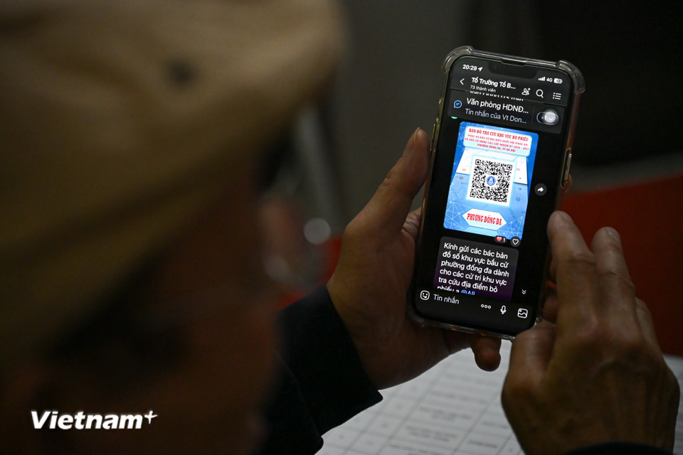 'Nước rút' chuẩn bị phiếu bầu, gõ cửa từng nhà phát thẻ cử tri ở Hà Nội- Ảnh 8.