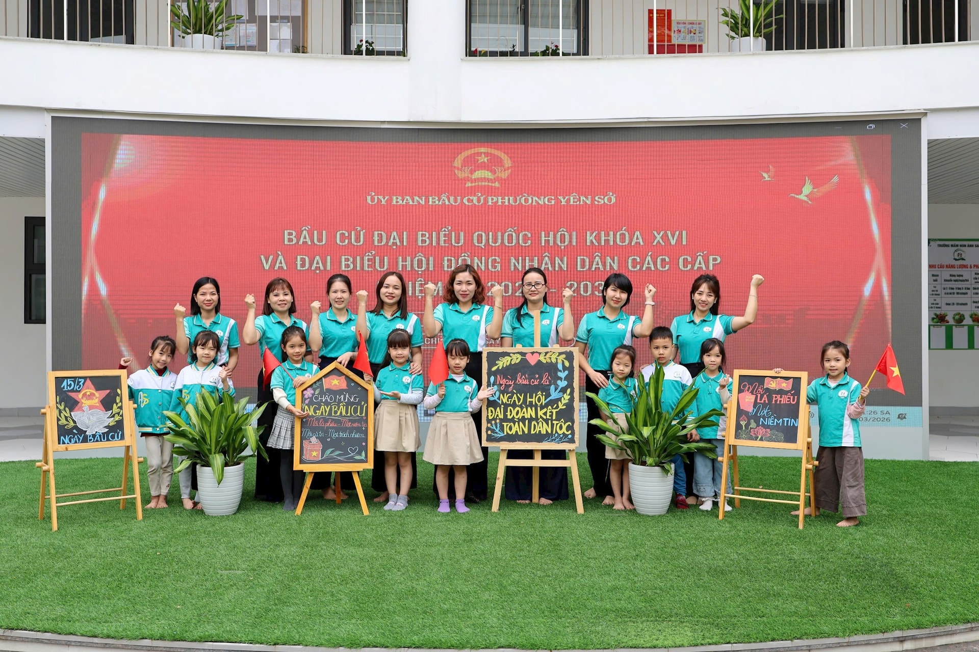 Mỗi mái trường ở Yên Sở góp sức cho ngày bầu cử- Ảnh 6.