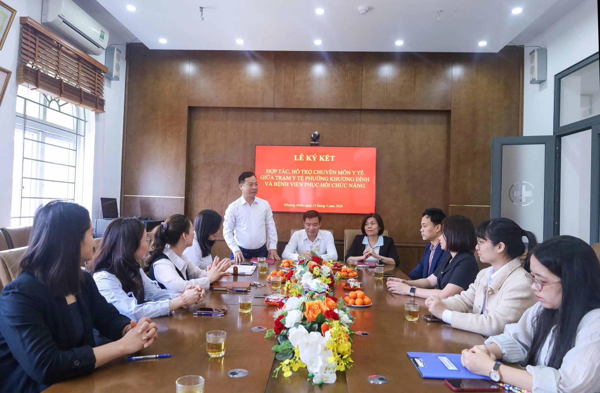 Khương Đình: Ký kết hợp tác, hỗ trợ chuyên môn y tế với Bệnh viện Phục hồi chức năng Hà Nội- Ảnh 1.