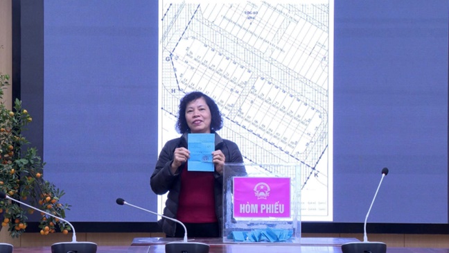 UBND xã Hoài Đức tổ chức bắt thăm ô đất tái định cư cho các hộ có đất ở, nhà ở bị thu hồi thực hiện dự án đường Vành đai 4- Ảnh 8.