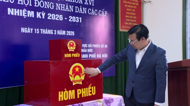 Đồng chí Bí thư Đảng uỷ xã Hoài Đức tiếp tục kiểm tra công tác chuẩn bị bầu cử tại các đơn vị bầu cử- Ảnh 2.