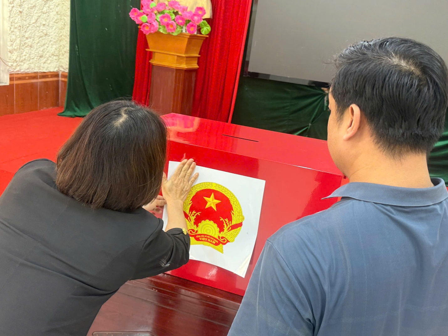 Việc niêm phong, quản lý phiếu bầu sau khi kiểm phiếu được thực hiện như thế nào?- Ảnh 1.