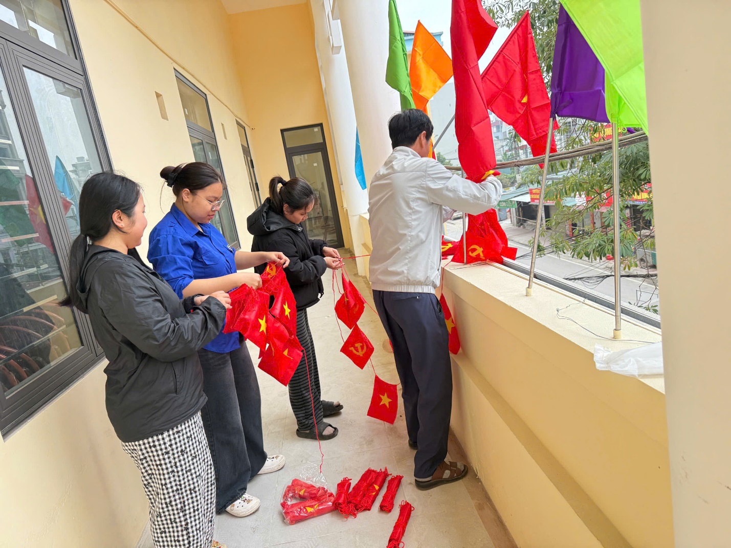 Các tổ bầu cử xã Hoài Đức “chạy nước rút” cho ngày hội bầu cử- Ảnh 3.