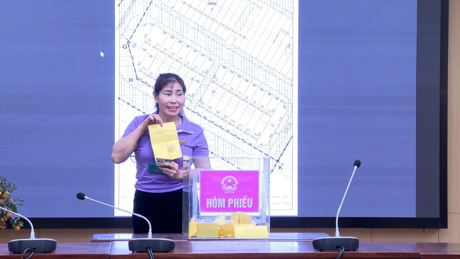UBND xã Hoài Đức tổ chức bắt thăm ô đất tái định cư cho các hộ có đất ở, nhà ở bị thu hồi thực hiện dự án đường Vành đai 4- Ảnh 4.