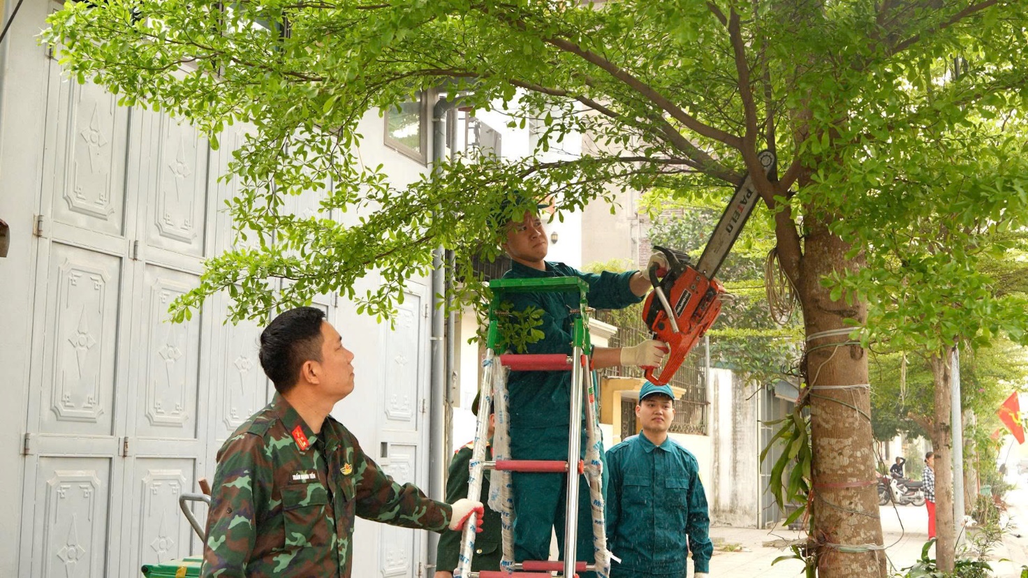 Xã Hoài Đức ra quân vệ sinh môi trường phục vụ bầu cử đại biểu Quốc hội khóa XVI và đại biểu HĐND các cấp nhiệm kỳ 2026-2031- Ảnh 3.