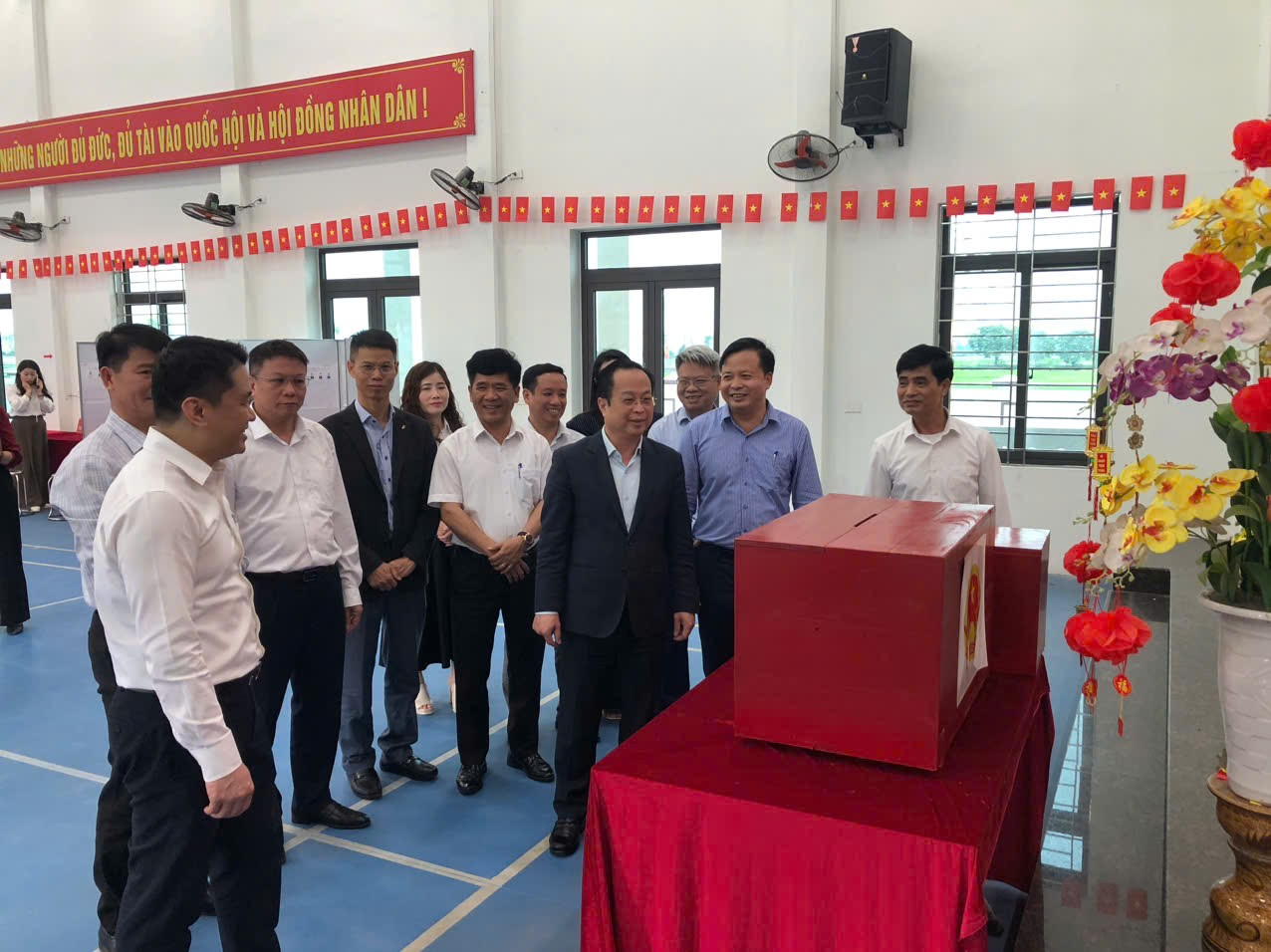 Đồng chí Phó Chủ tịch Thường trực HĐND Thành phố Trần Thế Cương kiểm tra công tác chuẩn bị bầu cử tại xã Hồng Sơn và xã Phúc Sơn- Ảnh 3.