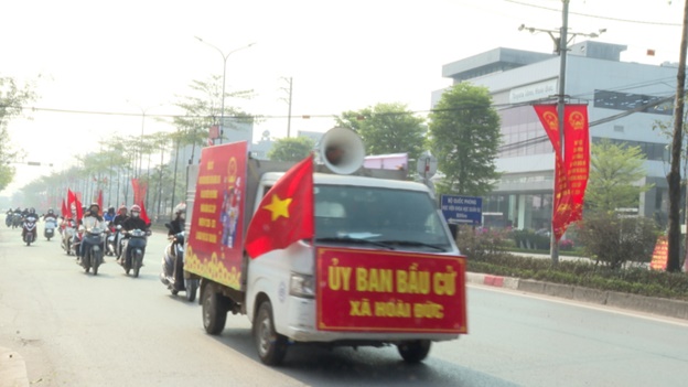 Trung tâm Dịch vụ tổng hợp Hoài Đức ra quân tuyên truyền lưu động hướng tới ngày bầu cử toàn dân- Ảnh 2.