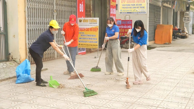 Xã Hoài Đức ra quân vệ sinh môi trường phục vụ bầu cử đại biểu Quốc hội khóa XVI và đại biểu HĐND các cấp nhiệm kỳ 2026-2031- Ảnh 5.
