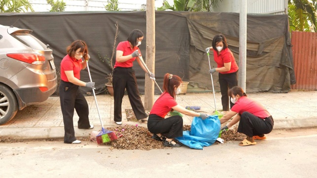 Xã Hoài Đức ra quân vệ sinh môi trường phục vụ bầu cử đại biểu Quốc hội khóa XVI và đại biểu HĐND các cấp nhiệm kỳ 2026-2031- Ảnh 6.