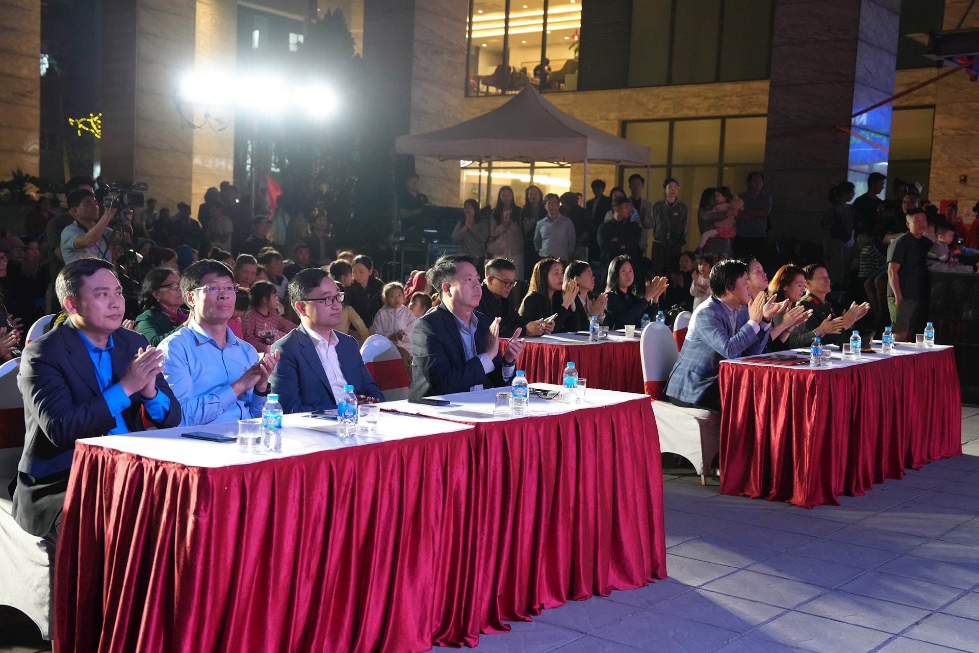 Phường Yên Sở tổ chức chương trình nghệ thuật chào mừng ngày bầu cử- Ảnh 2.