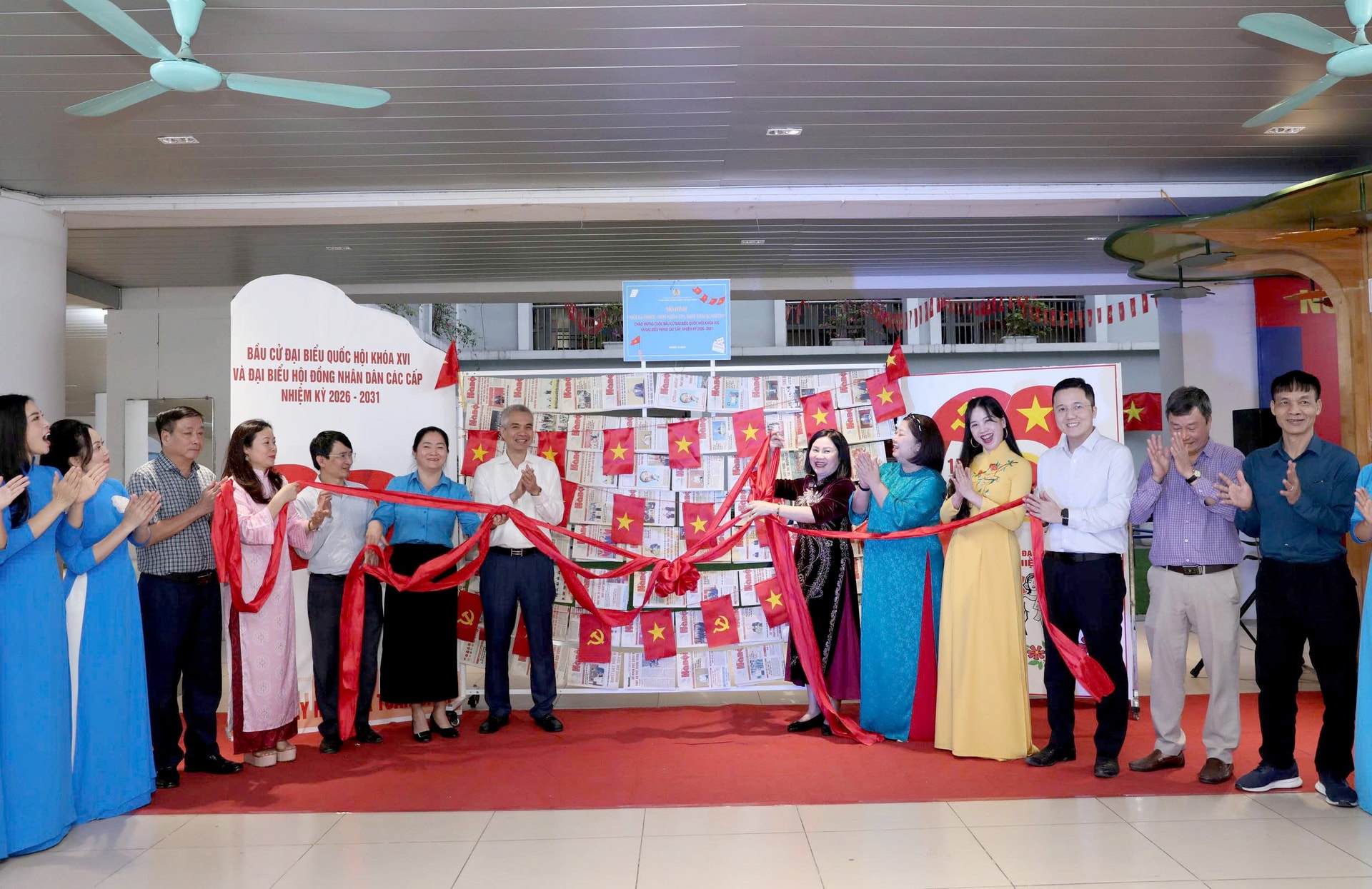 Lan tỏa trách nhiệm công dân từ mô hình “Mỗi lá phiếu, một niềm tin, một trách nhiệm”- Ảnh 1.