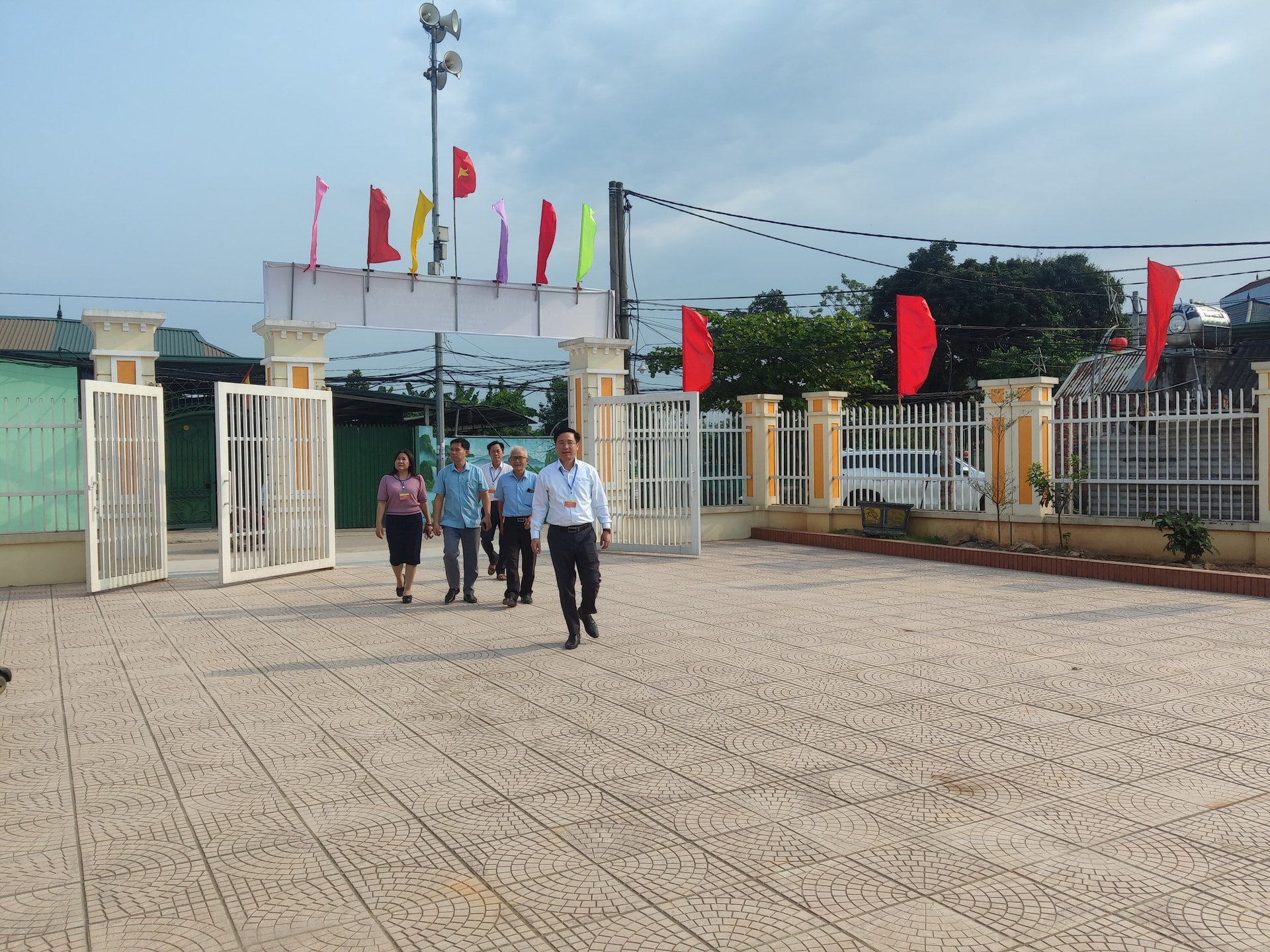 Người thương binh 80 tuổi và niềm tự hào qua những mùa bầu cử- Ảnh 1.