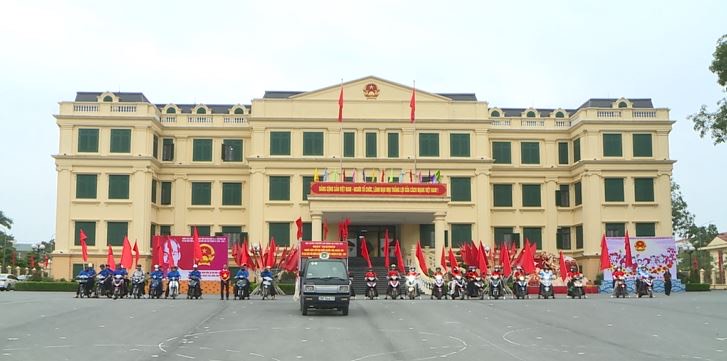 Phúc Thọ tổ chức xe tuyên truyền lưu động chào mừng ngày bầu cử- Ảnh 1.