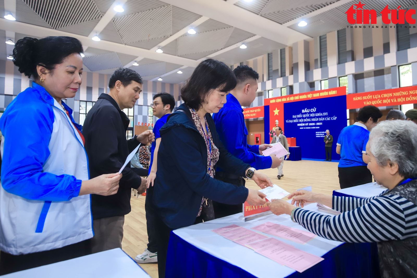 Phường có hơn 60.000 cử tri ở Hà Nội chạy thử quy trình bỏ phiếu- Ảnh 4.