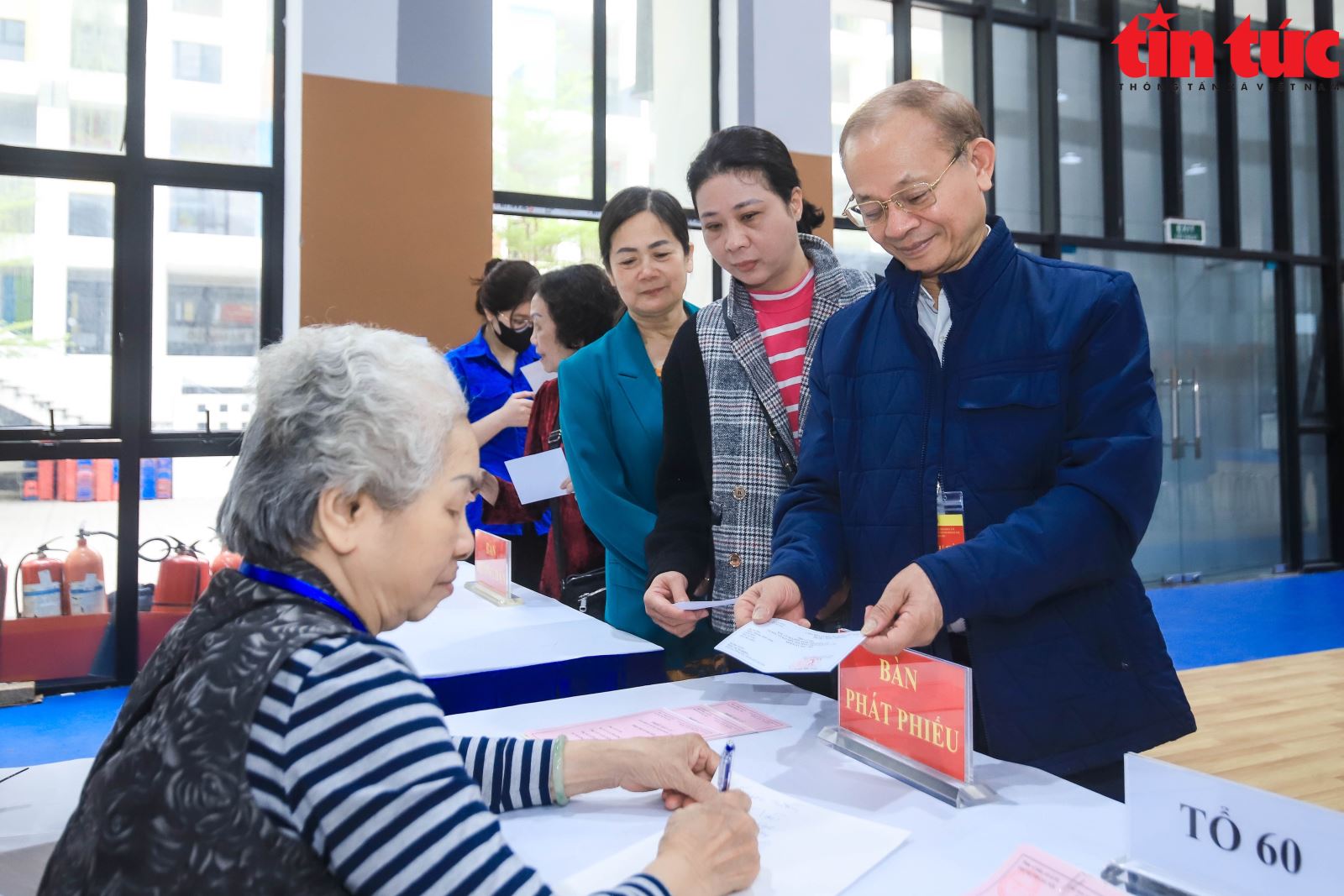 Phường có hơn 60.000 cử tri ở Hà Nội chạy thử quy trình bỏ phiếu- Ảnh 5.