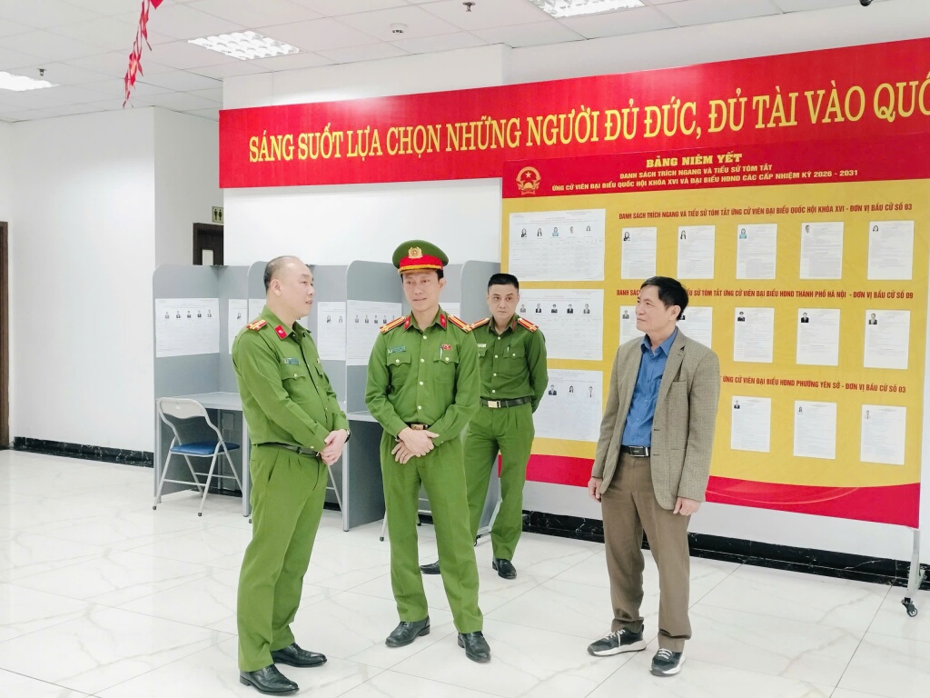 Đoàn công tác CATP Hà Nội kiểm tra công tác chuẩn bị bầu cử tại phường Yên Sở- Ảnh 4.