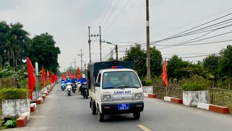 Ảnh có chứa văn bản, ngoài trời, phương tiện, Phương tiện đường bộ  Nội dung do AI tạo ra có thể không chính xác.